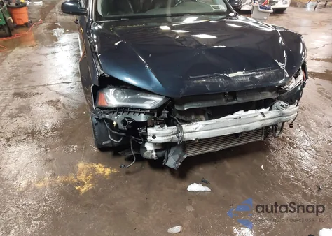 2013 Audi A4 2.0T Premium z USA, uszkodzony, nr VIN WAUFFAFL4DN012318